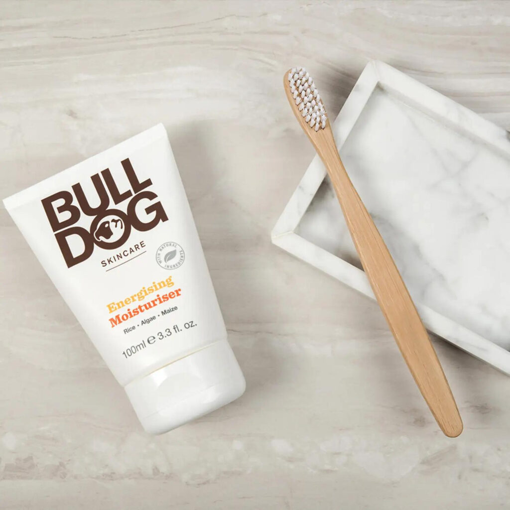 kem dưỡng ẩm da mặt Bulldog Energising Moisturiser